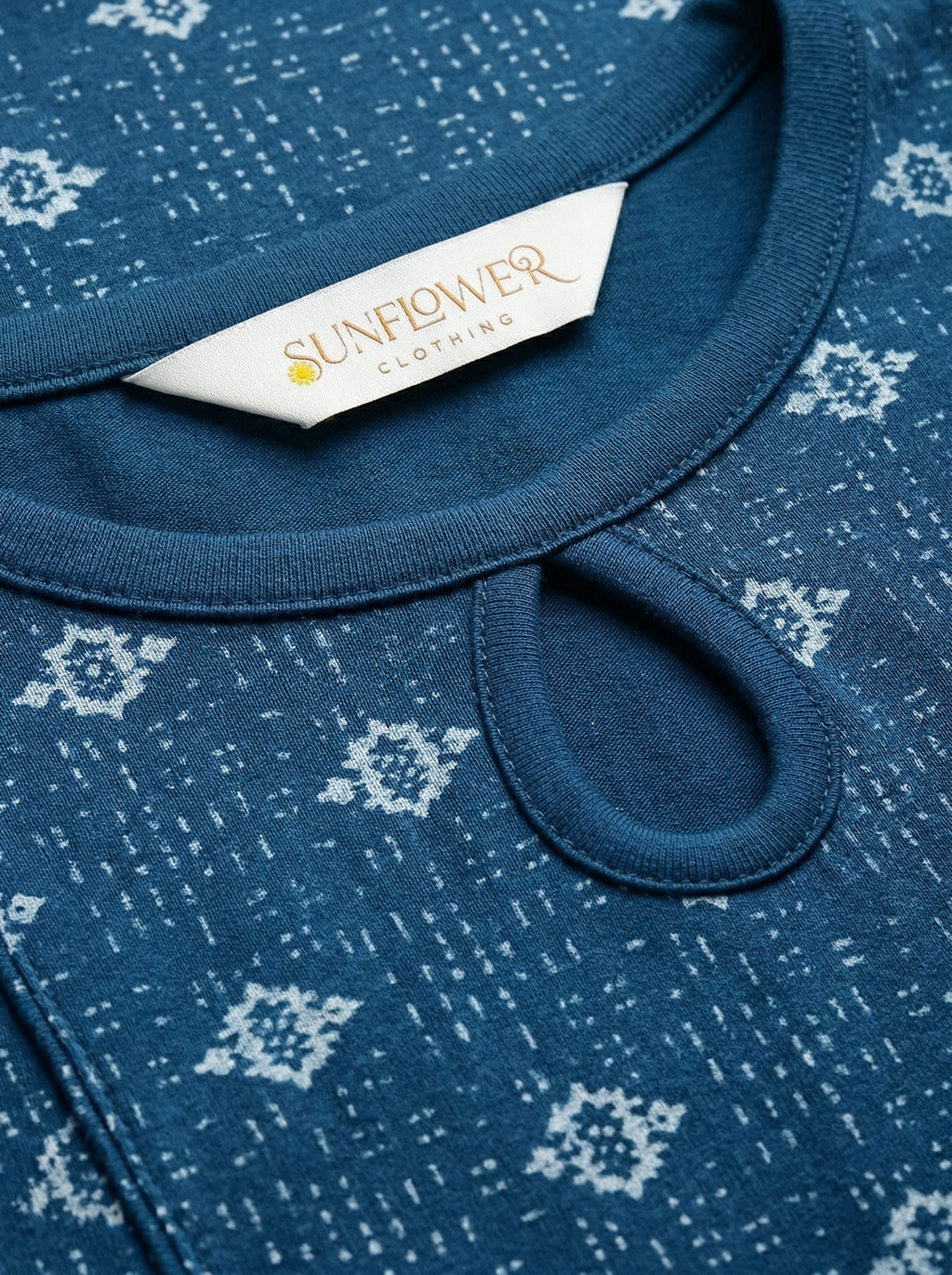 Sukoon Keyhole Kurta Set